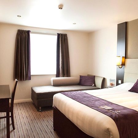 Premier Inn Birmingham City Centre Broad Street エクステリア 写真