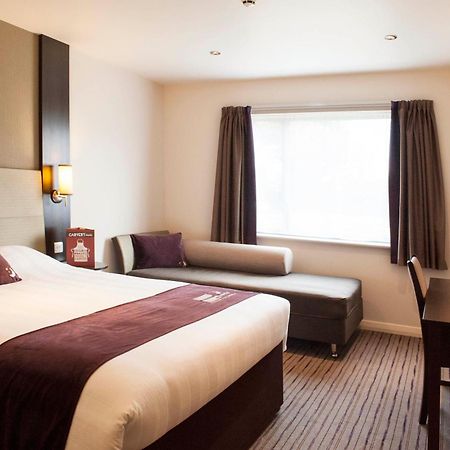 Premier Inn Birmingham City Centre Broad Street エクステリア 写真
