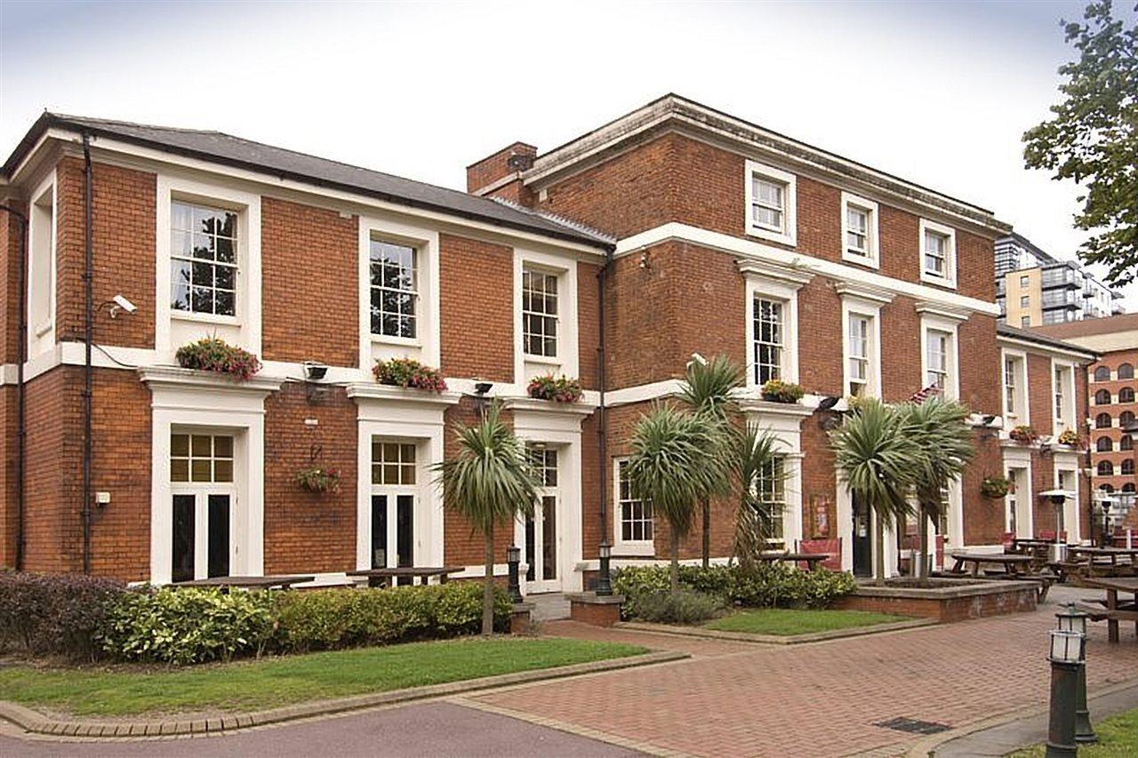 Premier Inn Birmingham City Centre Broad Street エクステリア 写真