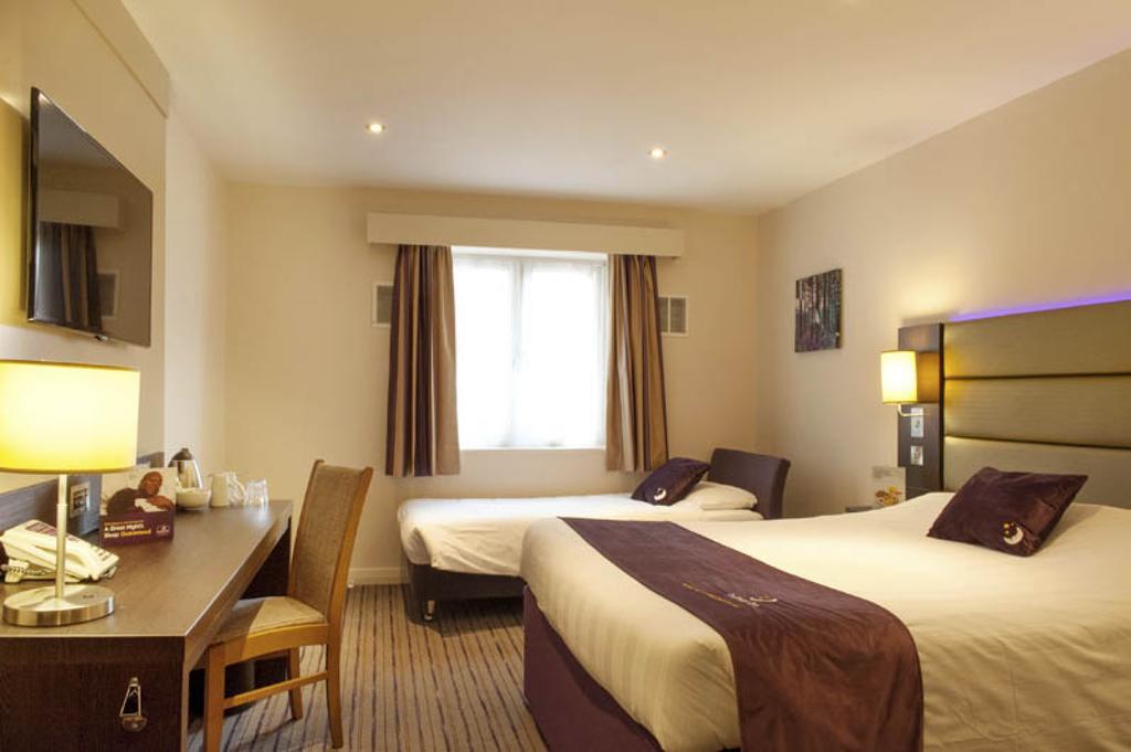 Premier Inn Birmingham City Centre Broad Street エクステリア 写真