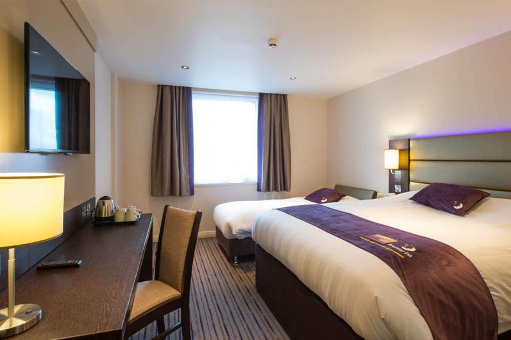 Premier Inn Birmingham City Centre Broad Street エクステリア 写真