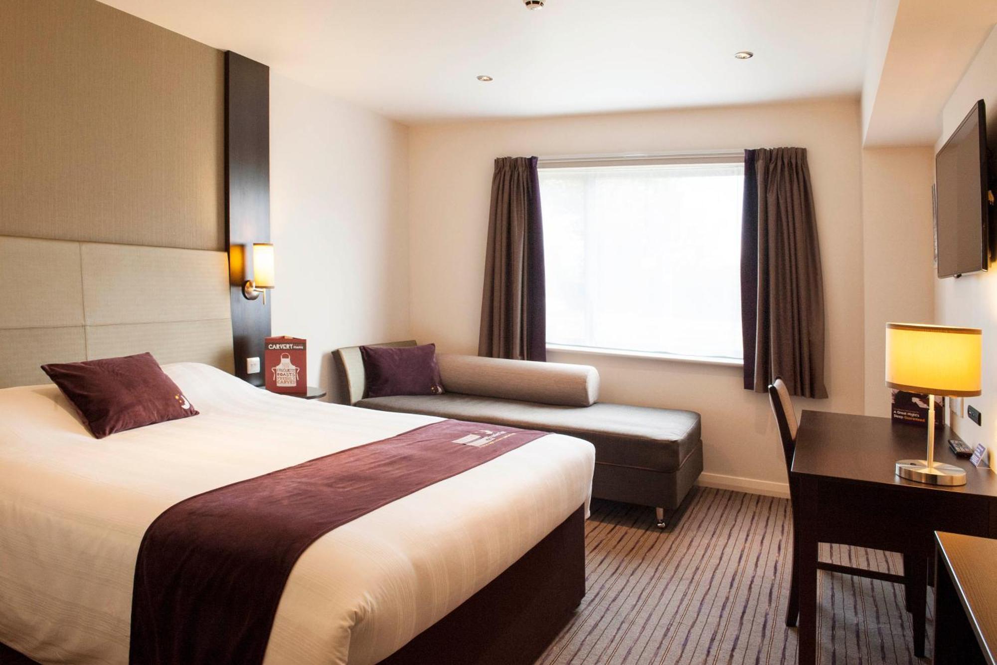 Premier Inn Birmingham City Centre Broad Street エクステリア 写真